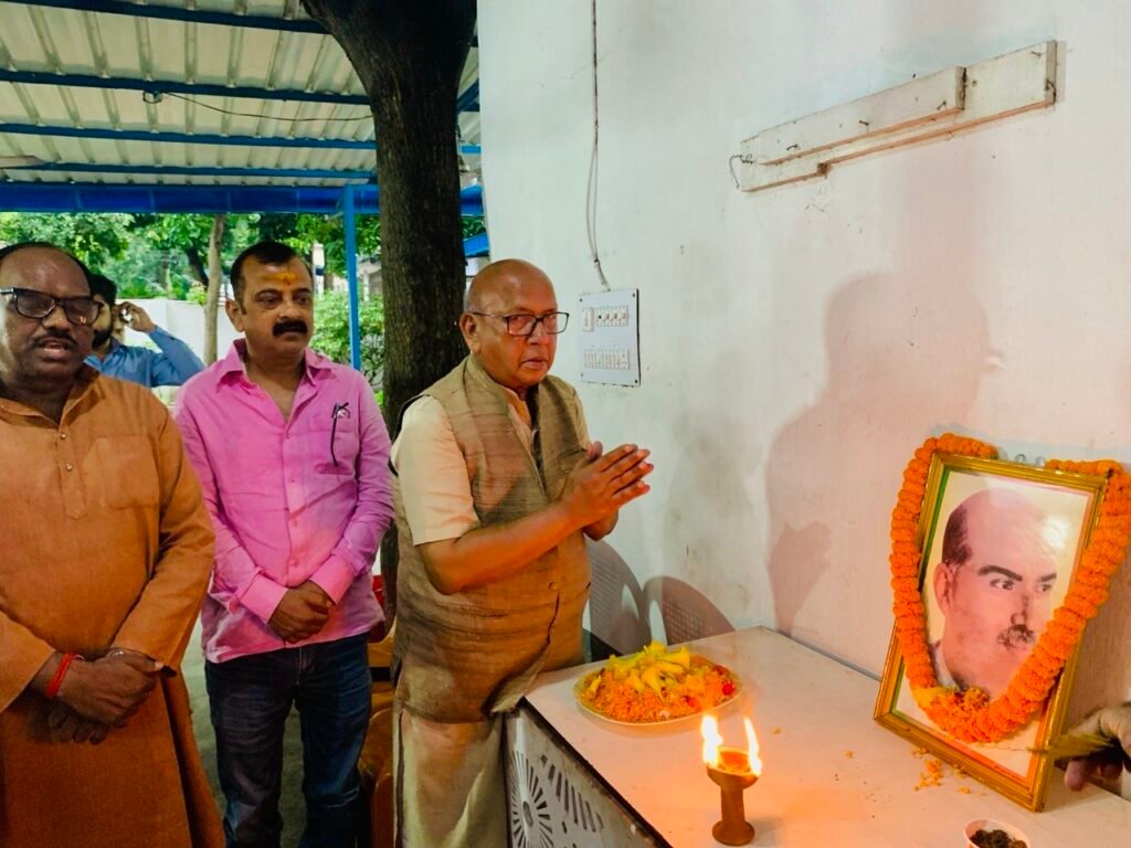 श्यामा प्रसाद मुखर्जी की जयंती पर सरयू राय का संदेश: राजनीति में सफल होना है तो सभी विचारधाराओं का करें अध्ययन श्यामा प्रसाद मुखर्जी की जयंती पर सरयू राय का संदेश: राजनीति में सफल होना है तो सभी विचारधाराओं का करें अध्ययन