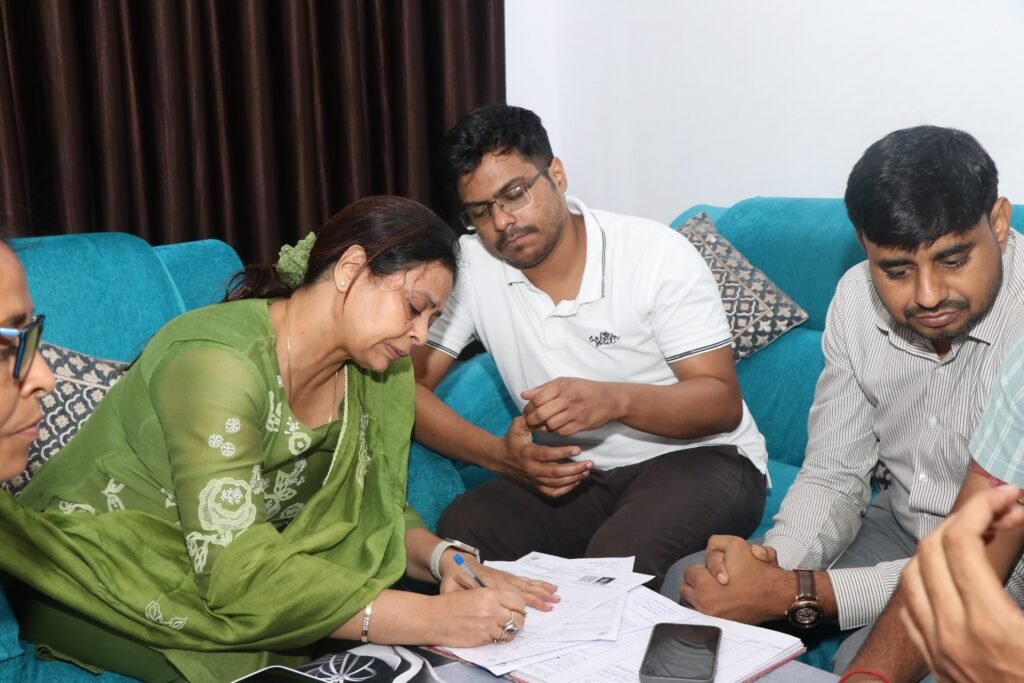 महापौर सुधा गुप्ता ने आवास पर भरा SIR गणना प्रपत्र, नगरवासियों से समय पर फॉर्म भरने की अपील महापौर सुधा गुप्ता ने आवास पर भरा SIR गणना प्रपत्र, नगरवासियों से समय पर फॉर्म भरने की अपील