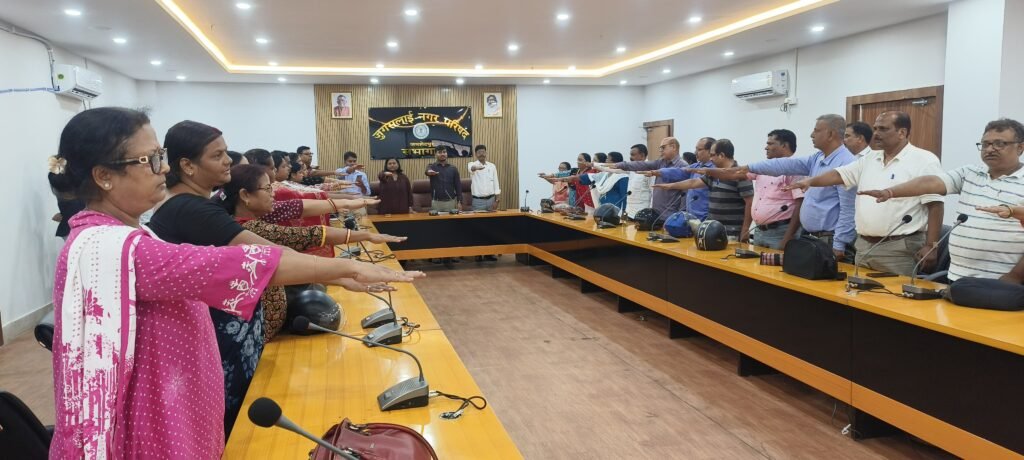 ‘कैच द रेन’ अभियान को मिली रफ्तार, जुगसलाई नगर परिषद के अधिकारियों-कर्मियों ने लिया जल संरक्षण का संकल्प ‘कैच द रेन’ अभियान को मिली रफ्तार, जुगसलाई नगर परिषद के अधिकारियों-कर्मियों ने लिया जल संरक्षण का संकल्प
