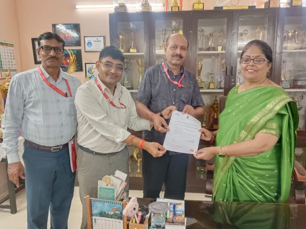रक्षाबंधन पर डाक विभाग की अनूठी पहल को हिल टॉप स्कूल का समर्थन, विशेष बच्चों की राखियां बनेंगी प्रेम और भाईचारे का संदेश रक्षाबंधन पर डाक विभाग की अनूठी पहल को हिल टॉप स्कूल का समर्थन, विशेष बच्चों की राखियां बनेंगी प्रेम और भाईचारे का संदेश